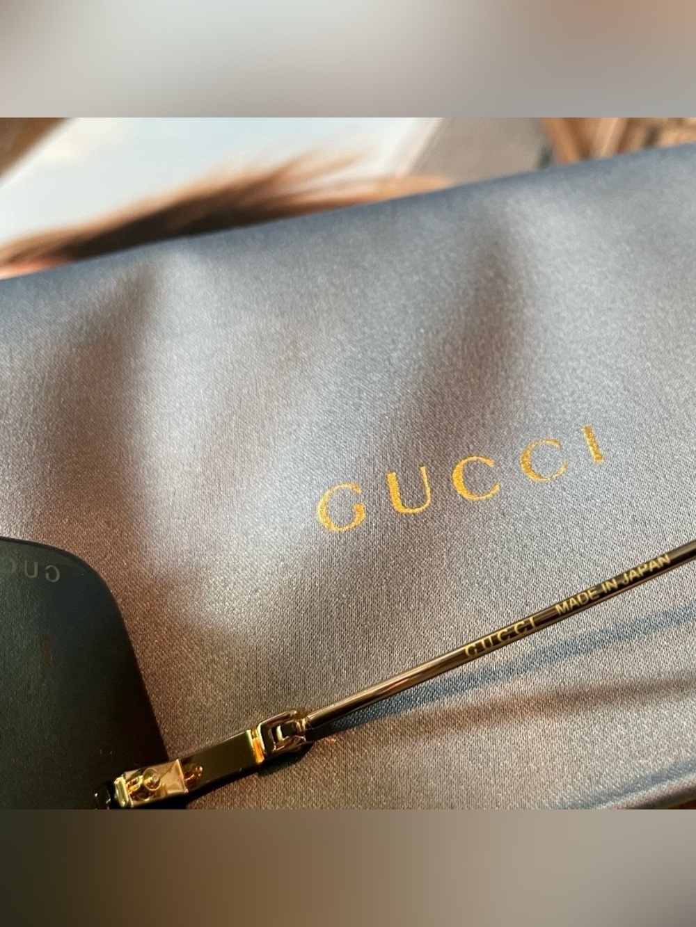 Gucci Butterfly Designer Sunglasses Gold Tinted Oversized Rimless GG1147S 001 - Picture 14 of 15
